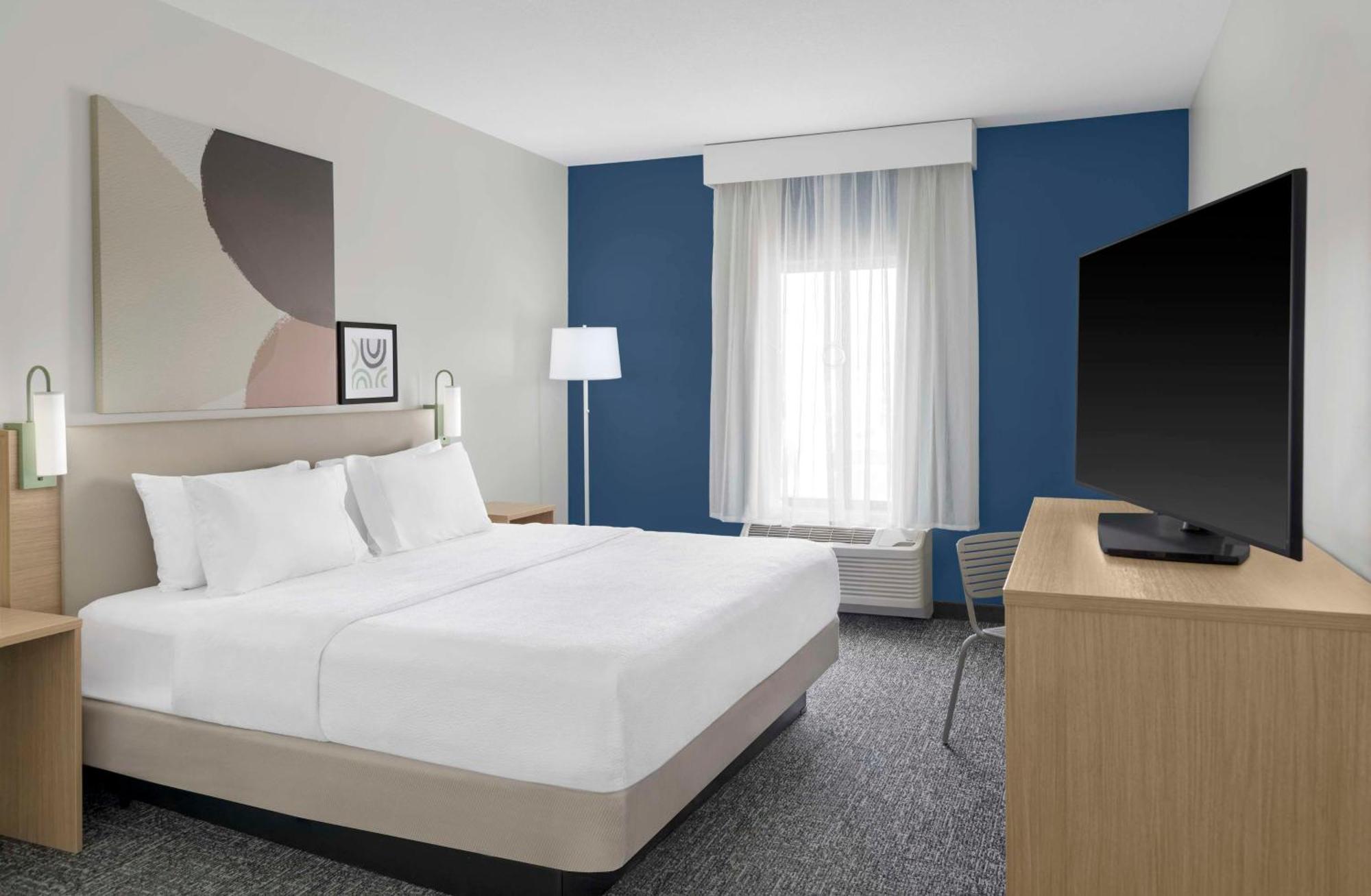Spark By Hilton Lansing Exterior photo